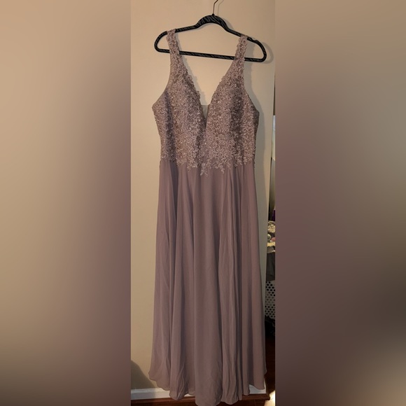 PromGirl Dresses & Skirts - Worn once Mauve Prom dress